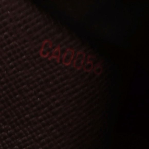 Louis Vuitton Damier Ebene Sarah Wallet - Picture 7 of 10